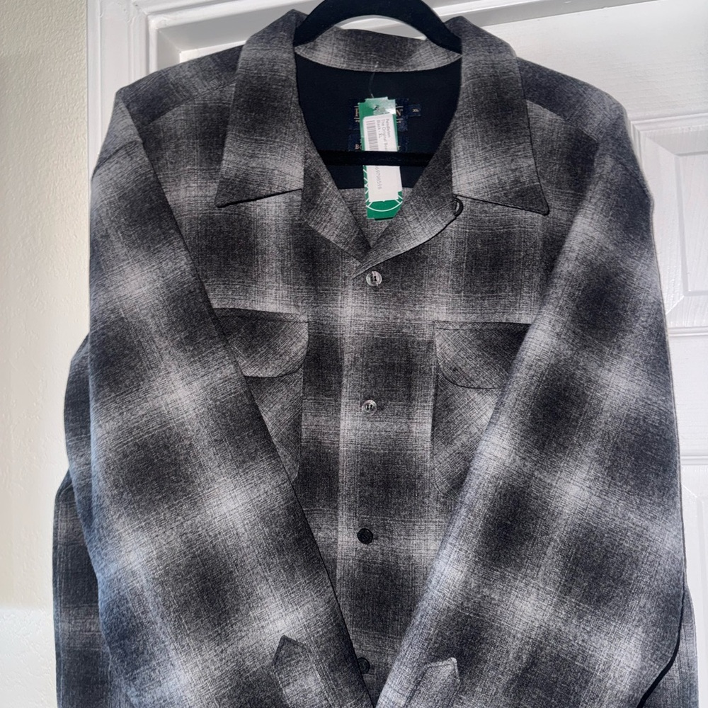 Pendleton Men's Black and Gray Plaid Shirt
